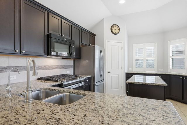 392 Tilly LN, Buda, TX 78610