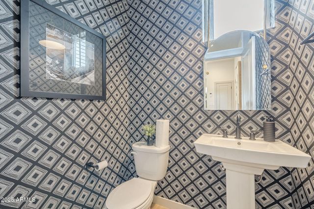 123 W HOLCOMB Lane, Phoenix, AZ 85003