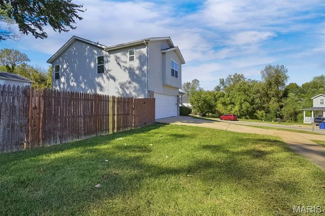 3957 Max Weich Place, Florissant, MO 63033