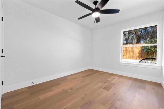 2404 Monarch DR, Austin, TX 78748