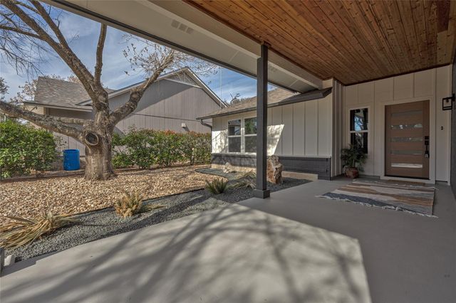 2404 Monarch DR, Austin, TX 78748