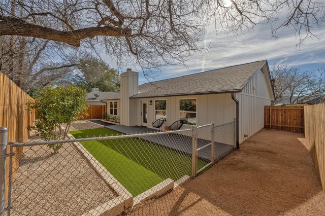 2404 Monarch DR, Austin, TX 78748