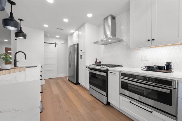 2404 Monarch DR, Austin, TX 78748