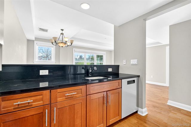 225 Stanley Avenue 204, Mamaroneck, NY 10543