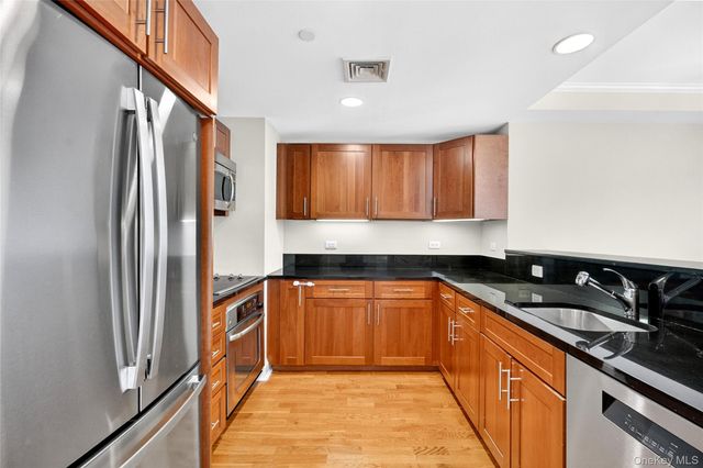 225 Stanley Avenue 204, Mamaroneck, NY 10543