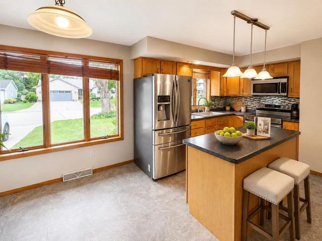 3529 N MORRISON STREET, Appleton, WI 54911