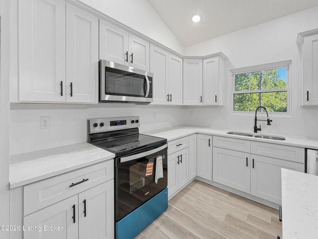 244 Quail Run Rd, Brandenburg, KY 40108