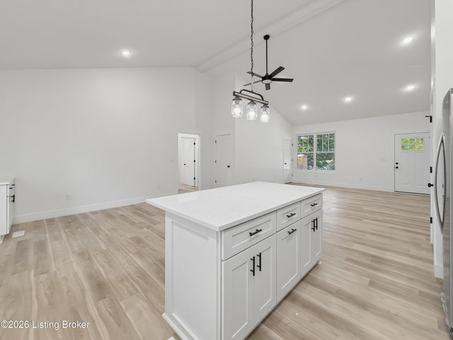 244 Quail Run Rd, Brandenburg, KY 40108