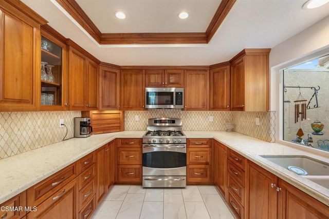 672 Brademas Court, Simi Valley, CA 93065