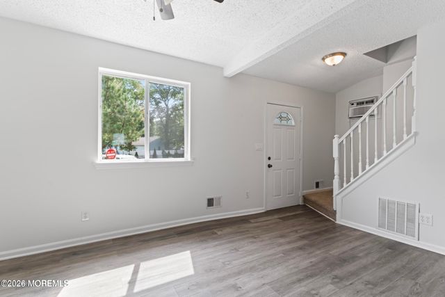 73 Oak Street, Keansburg, NJ 07734