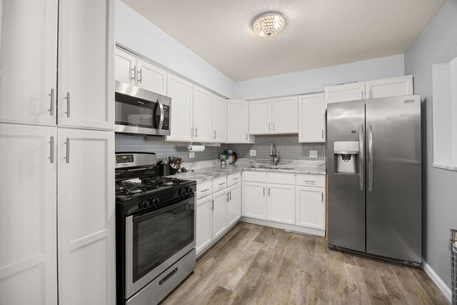 8305 ROUTE 53 Street A19, Woodridge, IL 60517