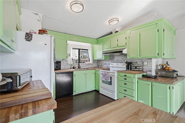 6824 Crump Avenue, Nice, CA 95464