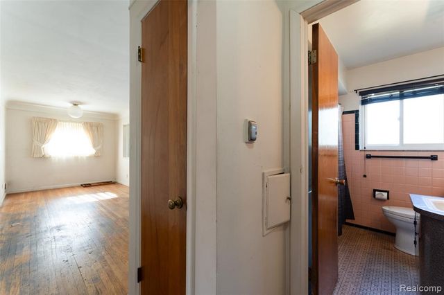 24433 Champaign Street, Taylor, MI 48180