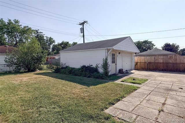 24433 Champaign Street, Taylor, MI 48180