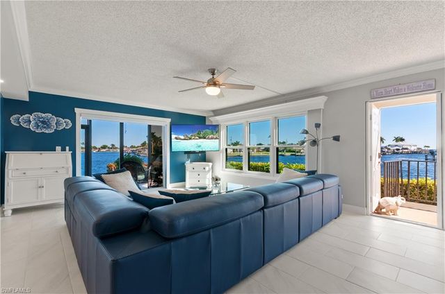 1929 SE 40th TER # 2, Cape Coral, FL 33904