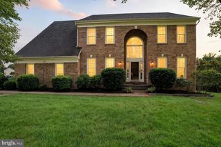 4914 EDGE ROCK DR, Chantilly, VA 20151