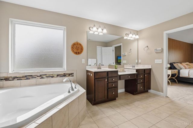 6867 Roberts Park Drive, Deerfield Twp., OH 45040