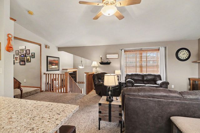 781 Hillside Avenue SW, New Prague, MN 56071