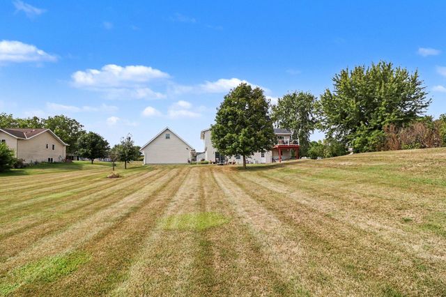 781 Hillside Avenue SW, New Prague, MN 56071