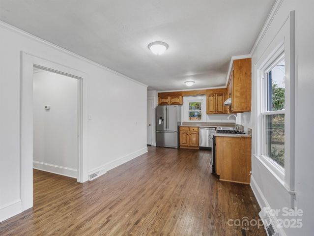 98 Winecoff Avenue NE, Concord, NC 28025