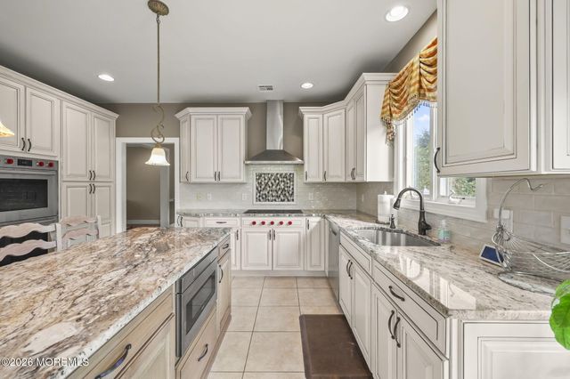 14 Green Springs Way, Freehold, NJ 07728