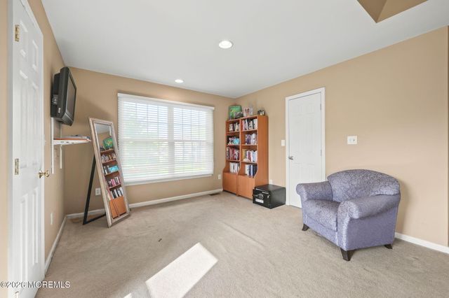 14 Green Springs Way, Freehold, NJ 07728