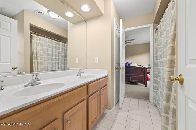 14 Green Springs Way, Freehold, NJ 07728
