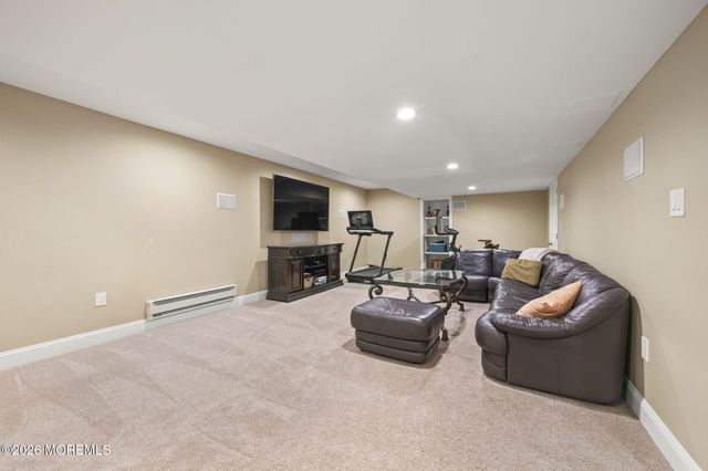 14 Green Springs Way, Freehold, NJ 07728