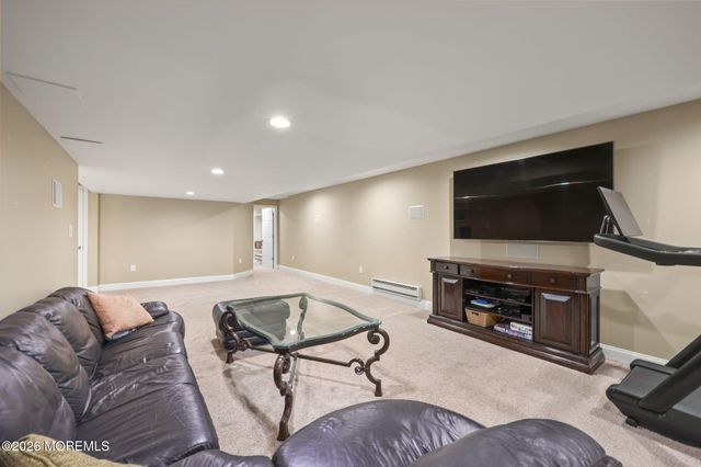14 Green Springs Way, Freehold, NJ 07728