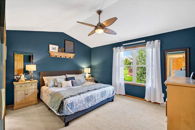 806 Longwood Drive, Oregon, WI 53575