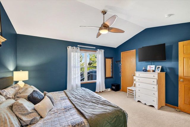 806 Longwood Drive, Oregon, WI 53575