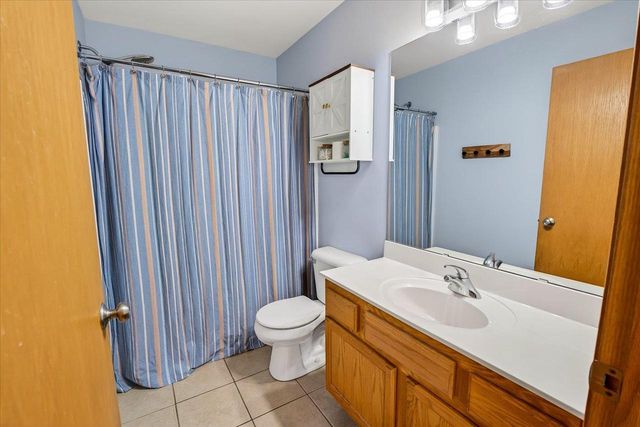 806 Longwood Drive, Oregon, WI 53575