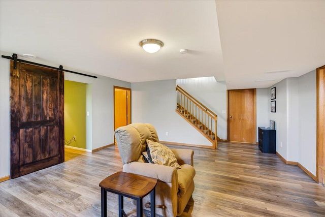806 Longwood Drive, Oregon, WI 53575