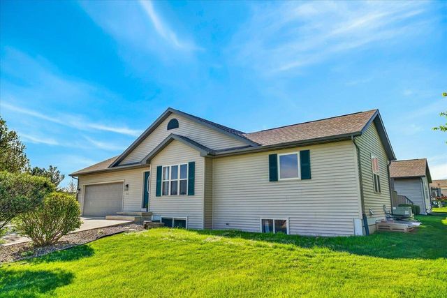 806 Longwood Drive, Oregon, WI 53575