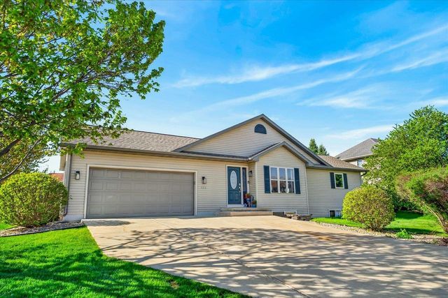 806 Longwood Drive, Oregon, WI 53575
