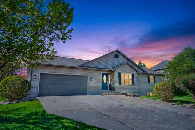 806 Longwood Drive, Oregon, WI 53575