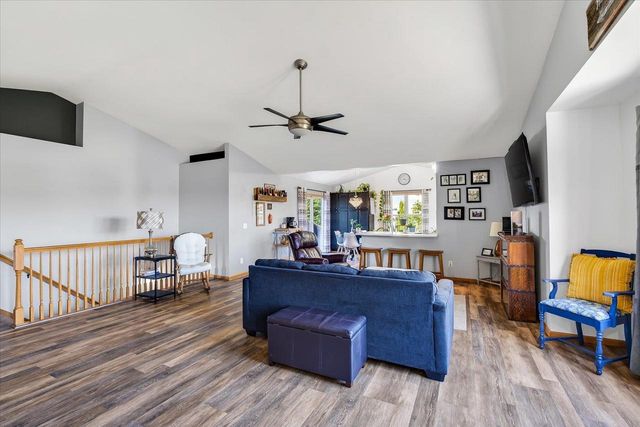 806 Longwood Drive, Oregon, WI 53575