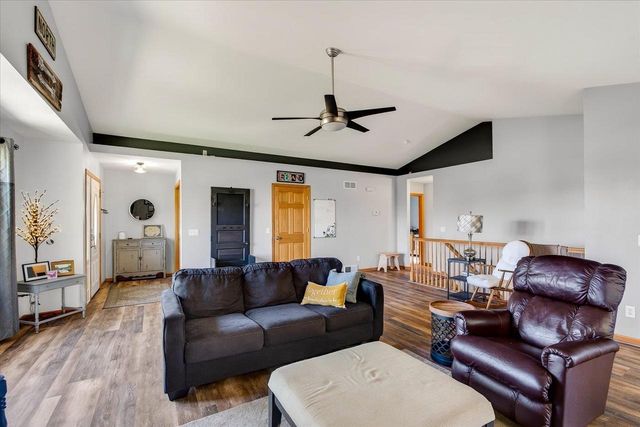 806 Longwood Drive, Oregon, WI 53575