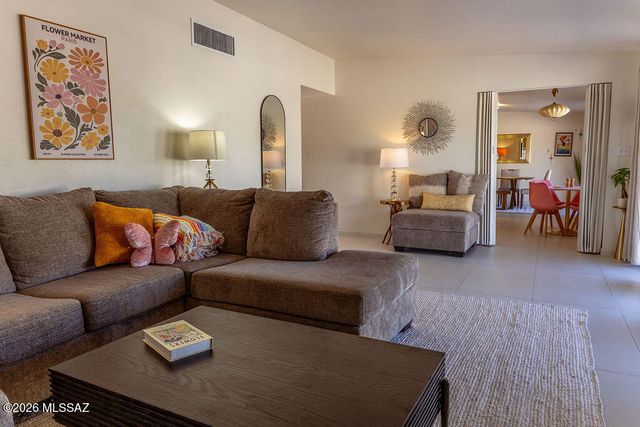 7041 E Hawthorne Street, Tucson, AZ 85710