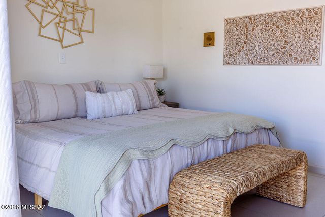 7041 E Hawthorne Street, Tucson, AZ 85710