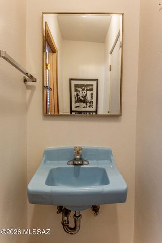 7041 E Hawthorne Street, Tucson, AZ 85710