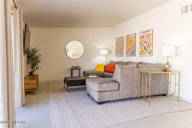 7041 E Hawthorne Street, Tucson, AZ 85710