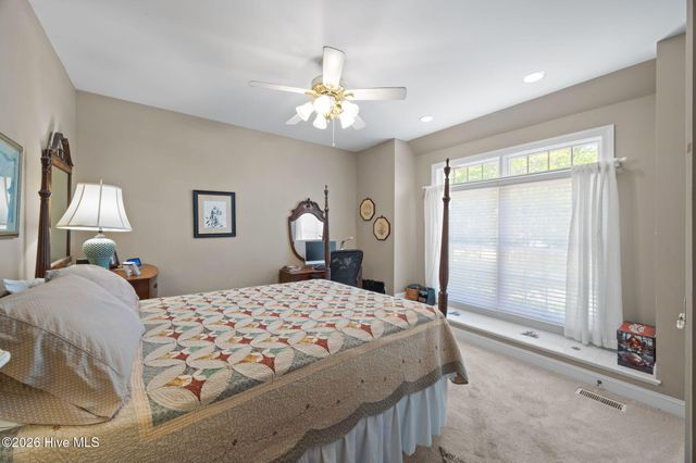 102 Pinehurst Drive, New Bern, NC 28562