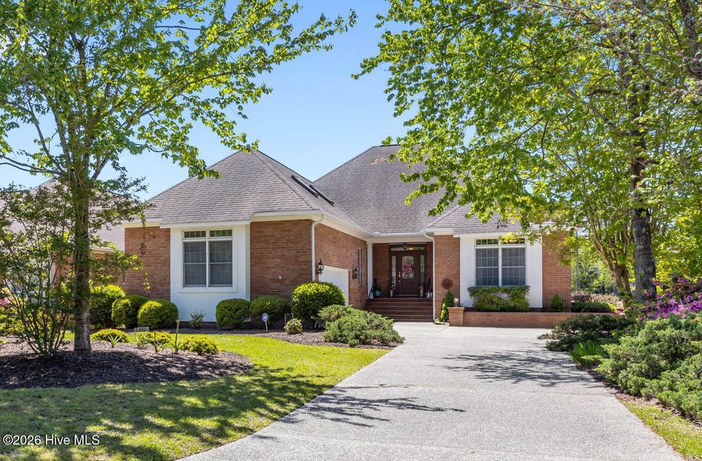 102 Pinehurst Drive, New Bern, NC 28562