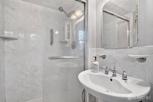3 Shady Lane, East Brunswick, NJ 08816