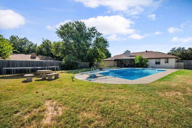 108 Haywood Drive, Benbrook, TX 76126