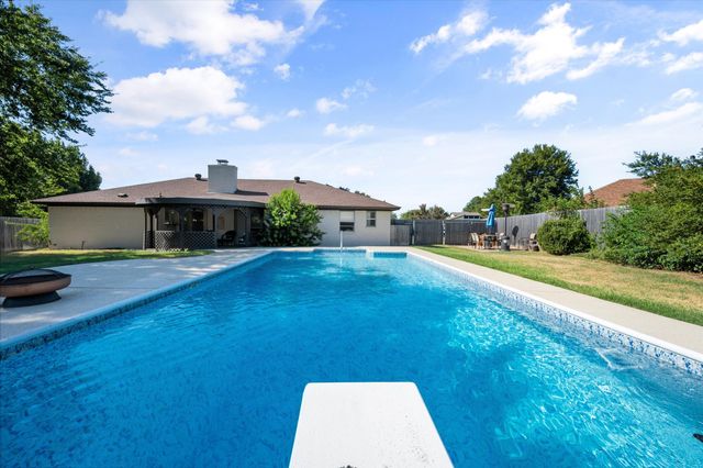 108 Haywood Drive, Benbrook, TX 76126