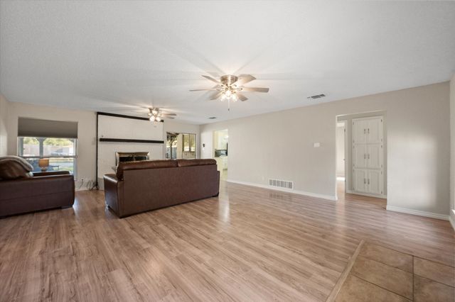 108 Haywood Drive, Benbrook, TX 76126