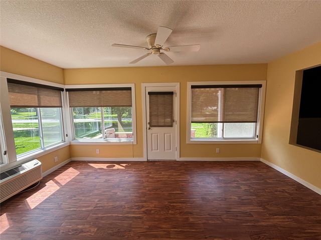 1412 Willis Avenue, Perry, IA 50220
