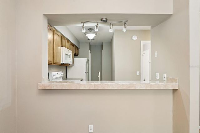 3148 S SEMORAN BLVD 705, Orlando, FL 32822